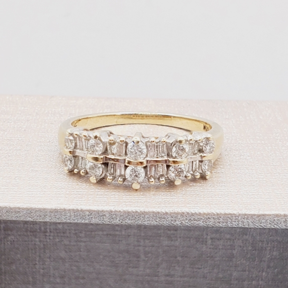 10k Solid Yellow Gold Genuine Round & Baguette Diamond Band Ring - Picture 4 of 8